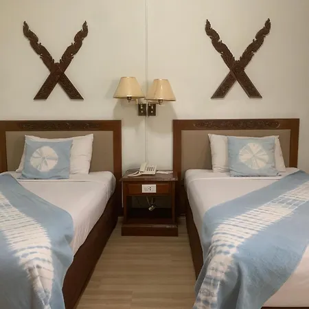 Maeyom Palace Hotel Phrae Exterior photo
